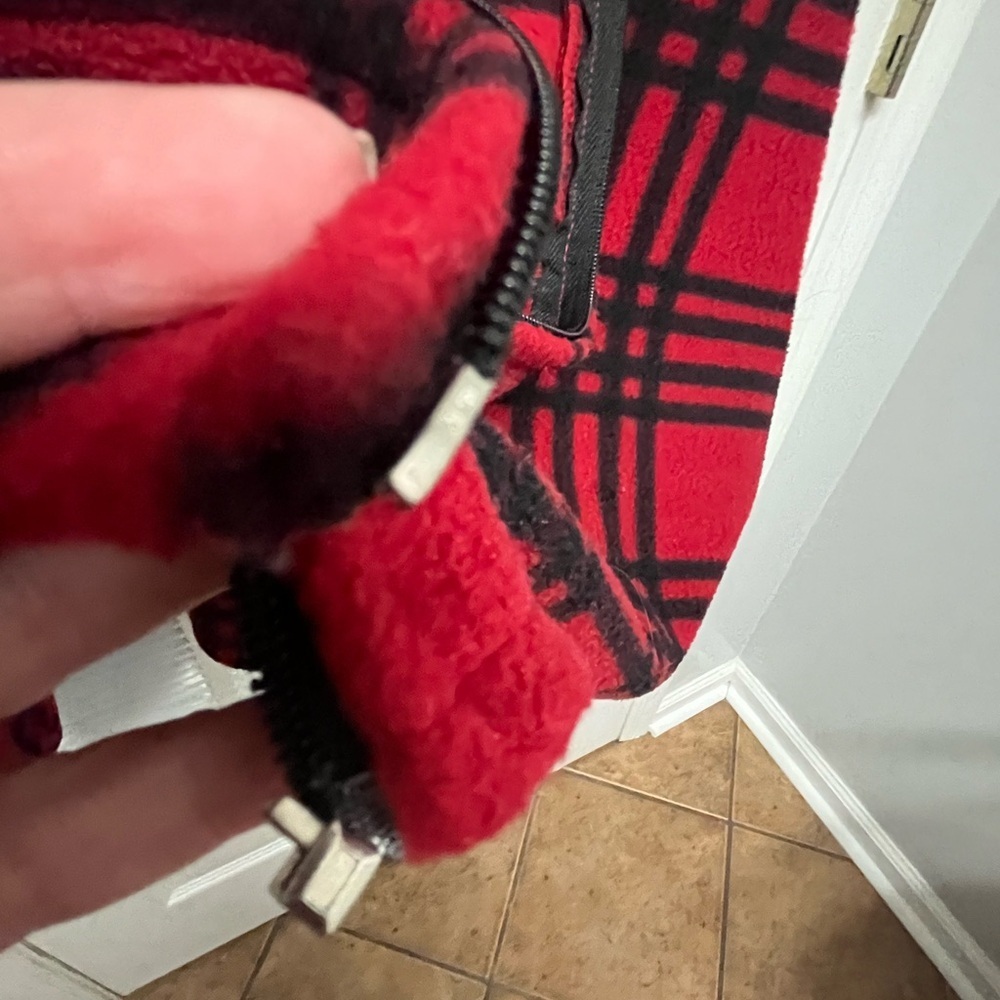 Moda Red and Black Plaid Poncho with Hood and Pockets - Picture 4 of 9